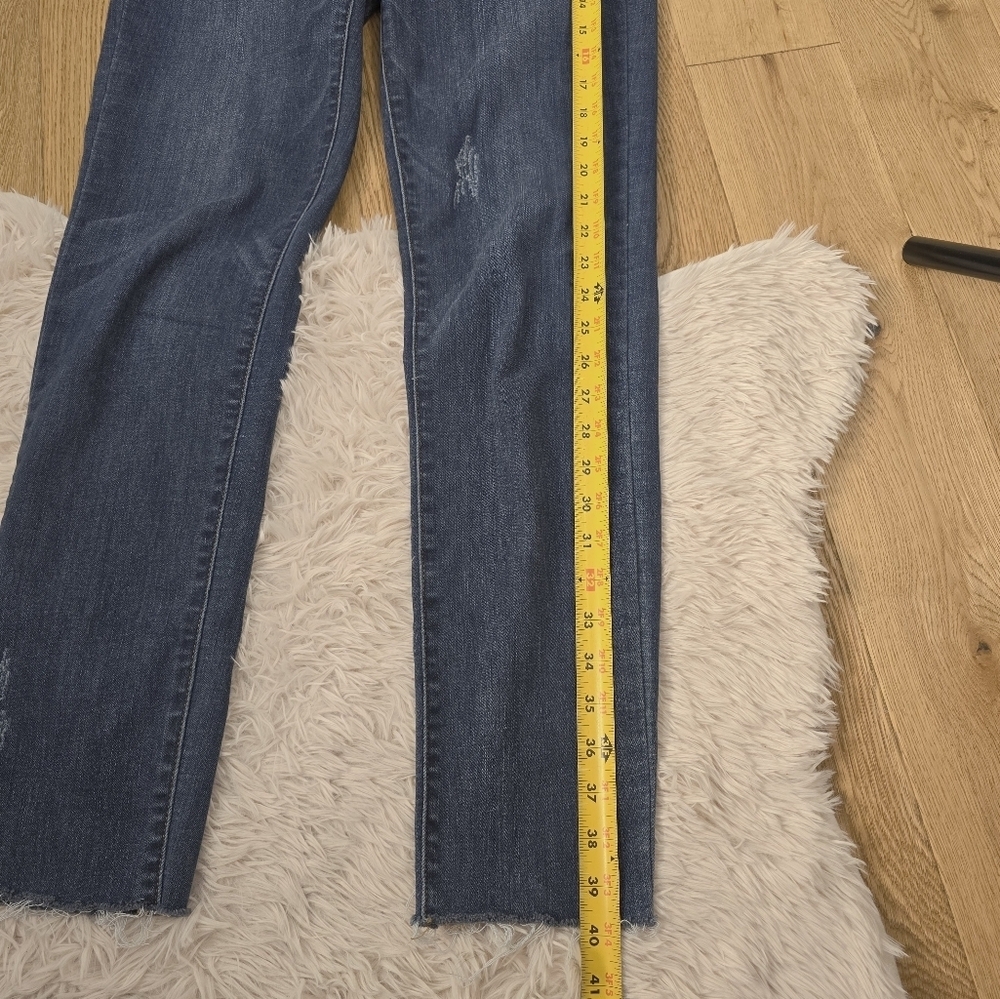 Judy Blue Dark Wash Straight Leg Relaxed Fit Lightly Distressed Jeans Size 5 27 - Picture 6 of 13
